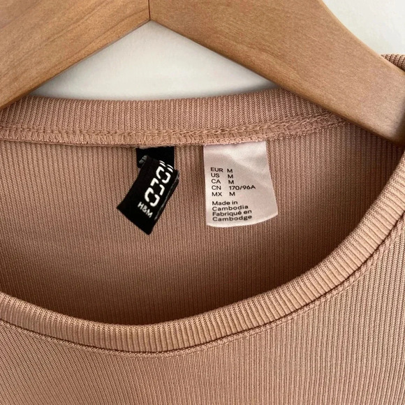 Divided light  pink top size medium - Picture 4 of 6